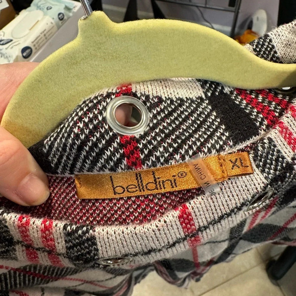 Belldini vintage patterned red black and white sweater - Picture 4 of 4